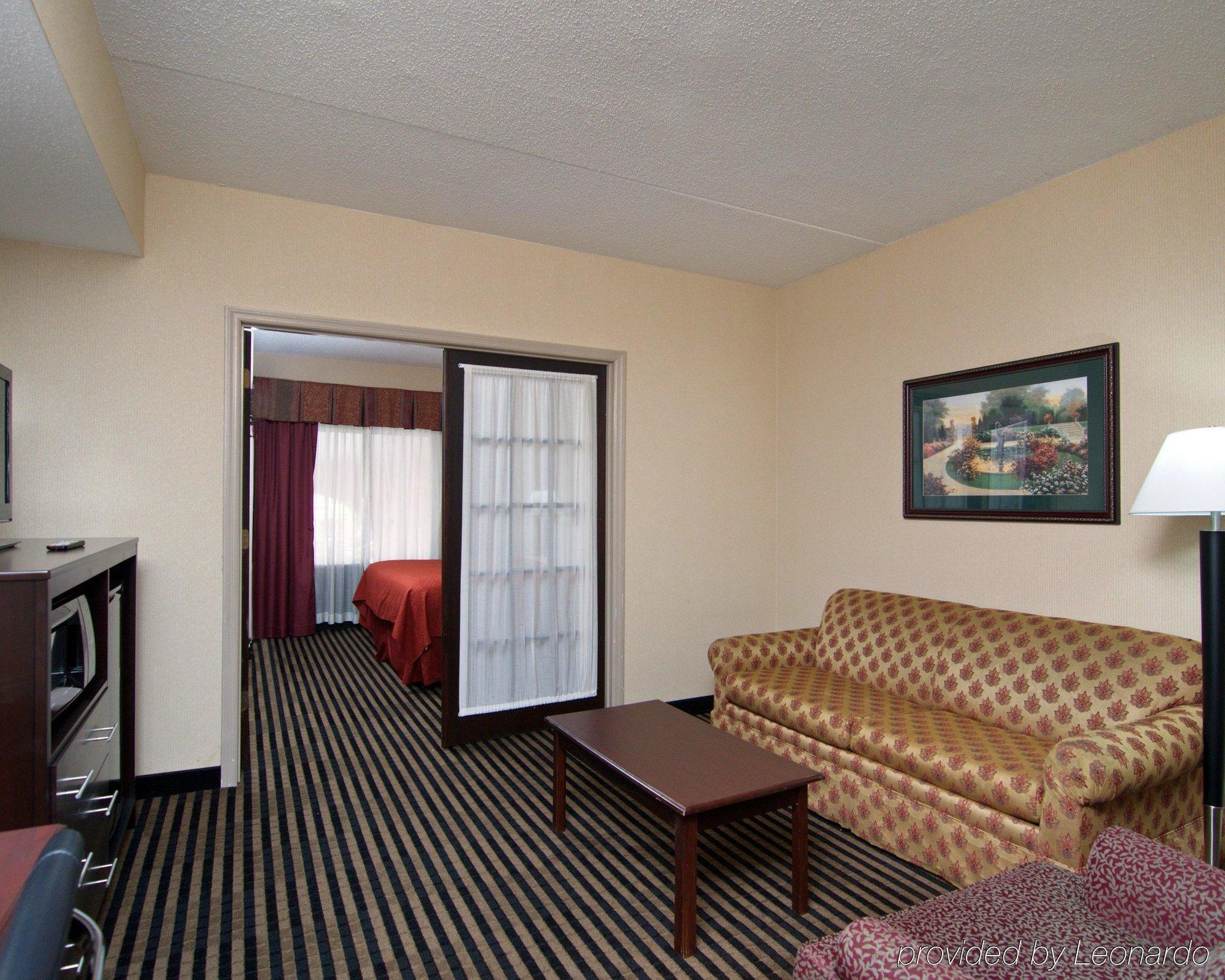 Quality Inn & Suites Abingdon Exterior photo