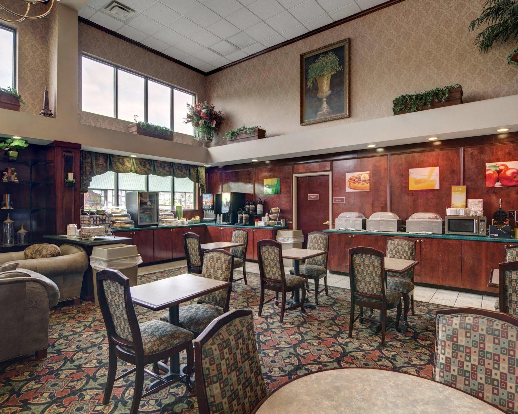 Quality Inn & Suites Abingdon Exterior photo