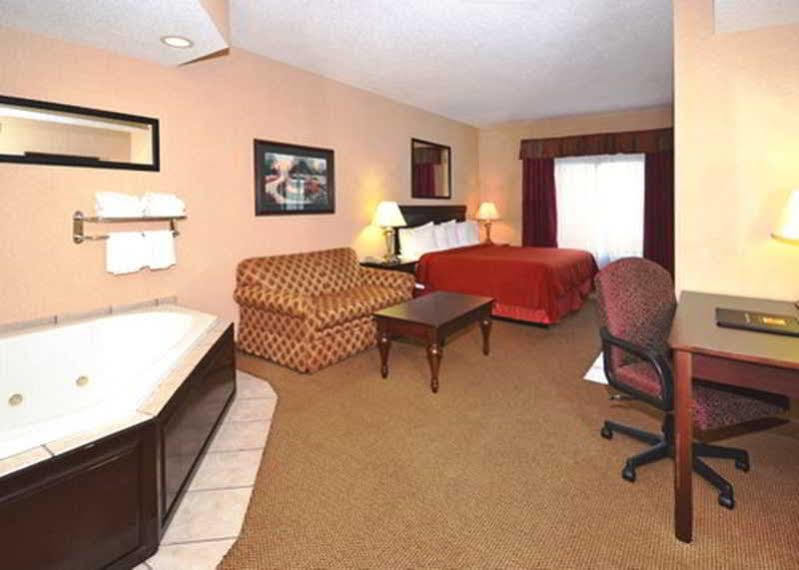 Quality Inn & Suites Abingdon Exterior photo