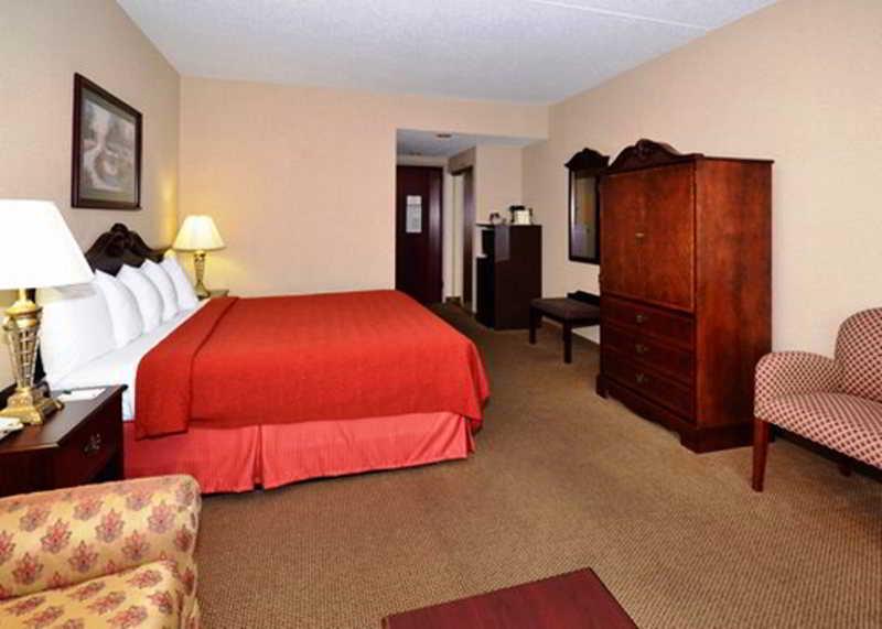 Quality Inn & Suites Abingdon Exterior photo